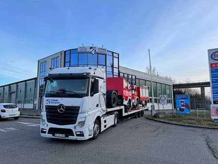 Fahrzeugüberführungen von LKW, BUS, Baumaschinen, Traktoren, Wohnmobil, Wohnwagen und alles was rollt. Fahrzeugüberführungen von LKW, BUS, Baumaschinen, Traktoren, Wohnmobil, Wohnwagen und alles was rollt.
